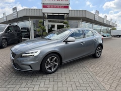 Volvo V40 - 2.0 D2 R-Design Automaat | Uniek lage km-stand | Navi | Climate | LED