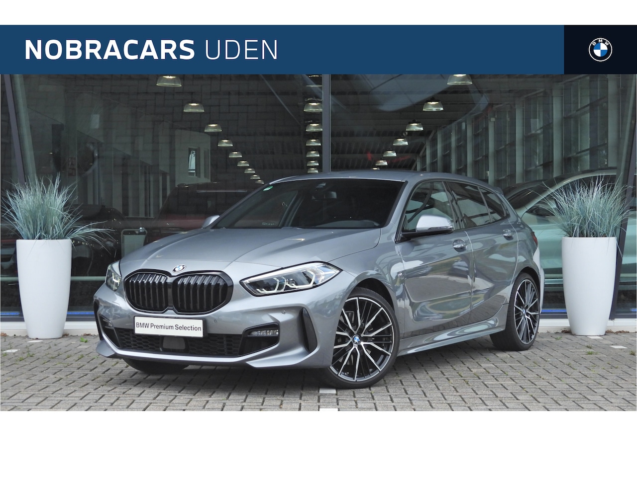 BMW 1-serie - 120i M Sport Automaat / Sportstoelen / Stoelverwarming / LED / Cruise Control / M Sport st - AutoWereld.nl