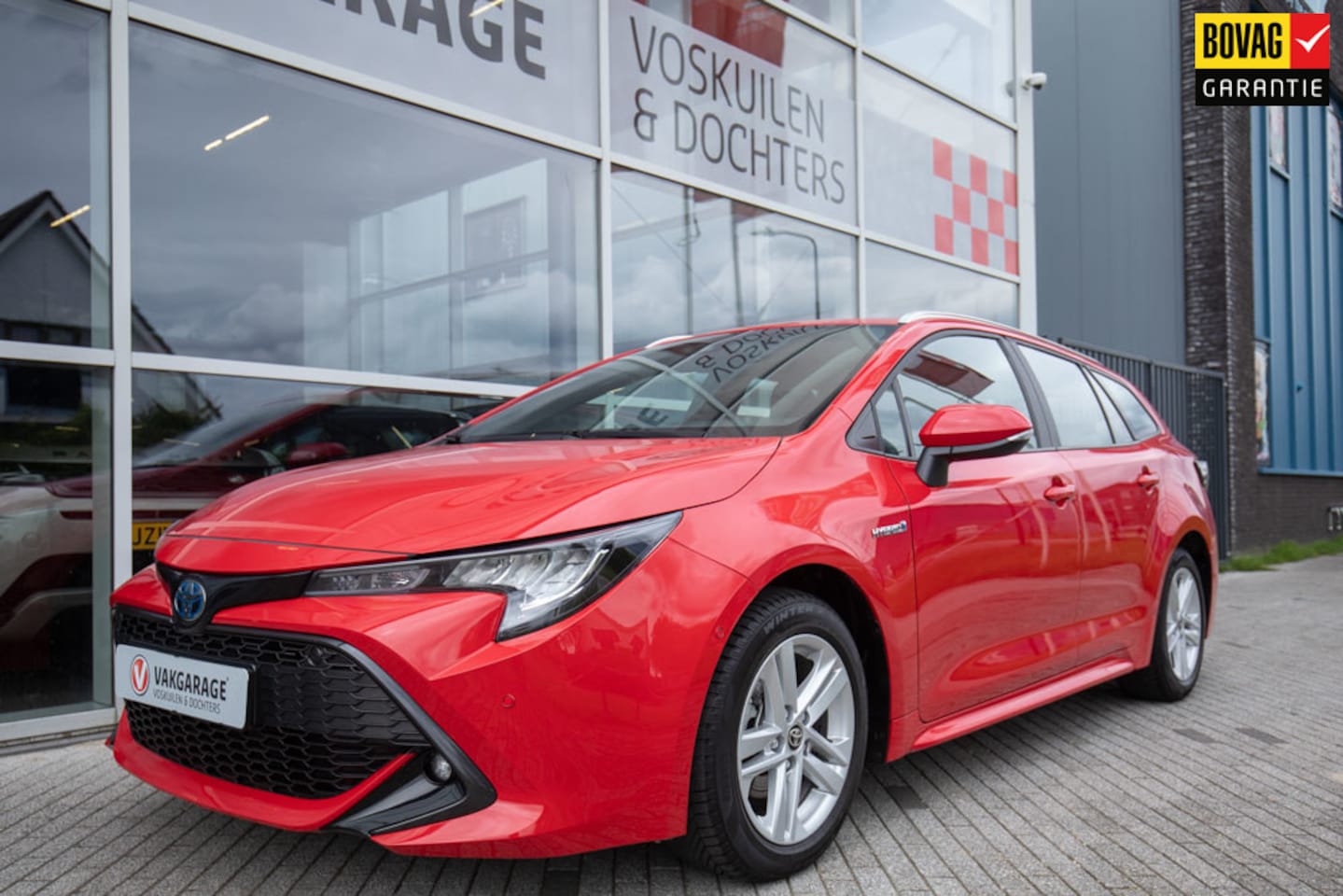 Toyota Corolla Touring Sports - 1.8 Hybrid Business Plus Tech | Dodehoek | Parkassist - AutoWereld.nl
