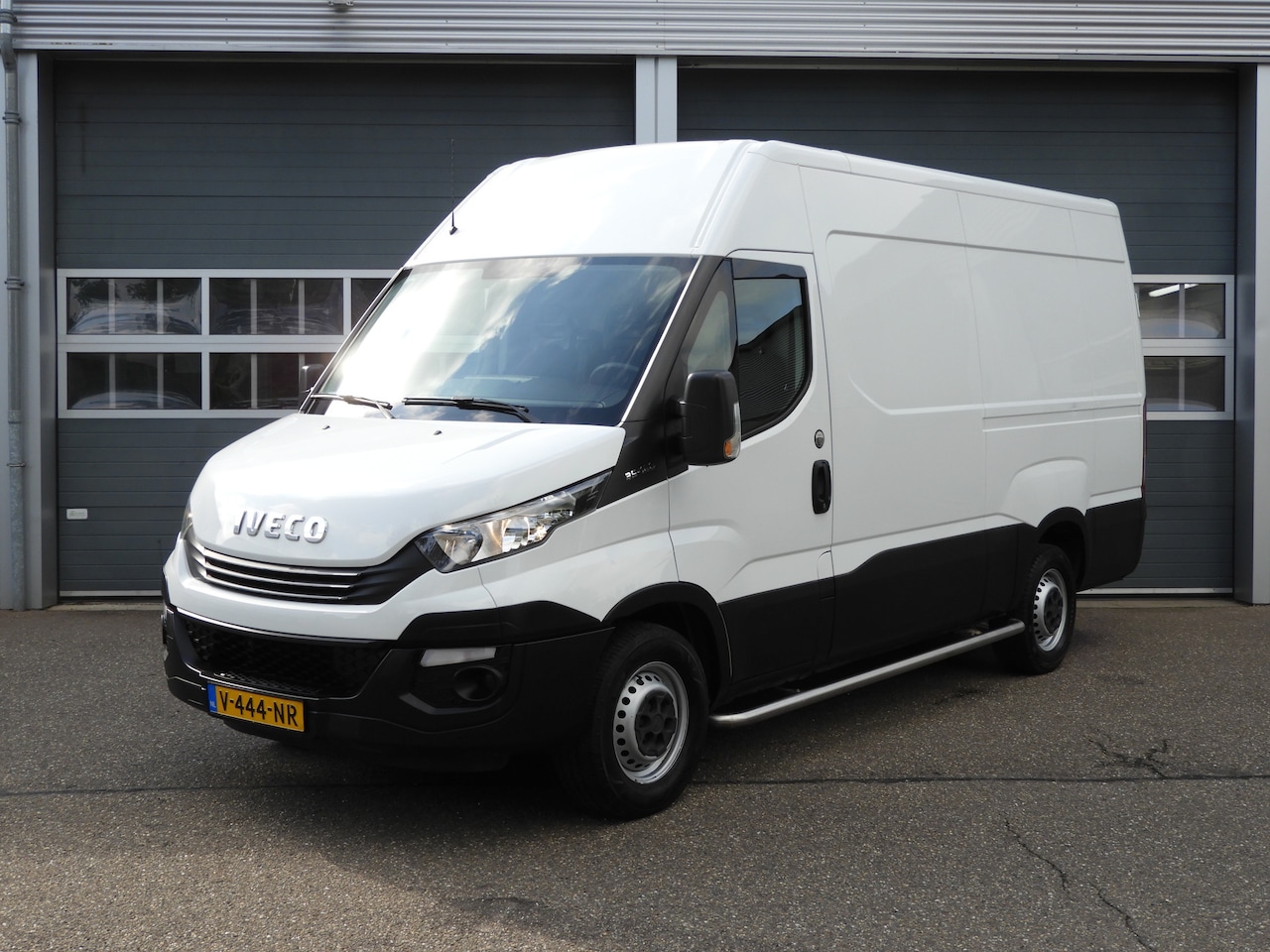 Iveco Daily - 35S12V 2.3 352 H3 L AUT | 3.500 kg. TREKHAAK | CRUISE | AIRCO - AutoWereld.nl
