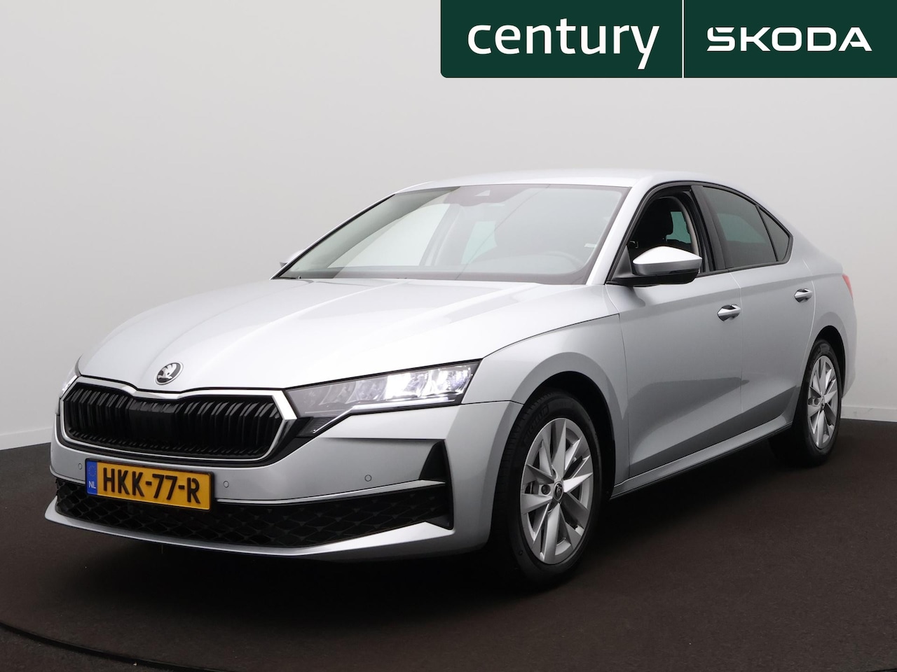 Skoda Octavia - First Edition 1.5 TSI m-HEV 85 kW / 115 PK Hatchba Automaat - Navigatie - Clima - 17 Inch - AutoWereld.nl