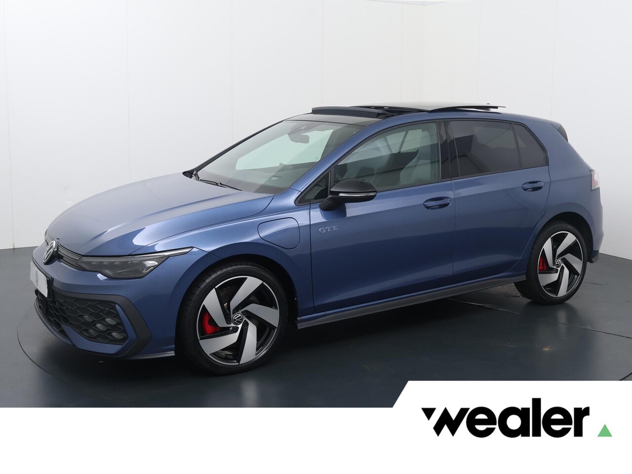 Volkswagen Golf - 1.5 eHybrid GTE | 272 PK | SoH 100% | Trekhaak | Panoramadak | Head-up display | Lederen b - AutoWereld.nl