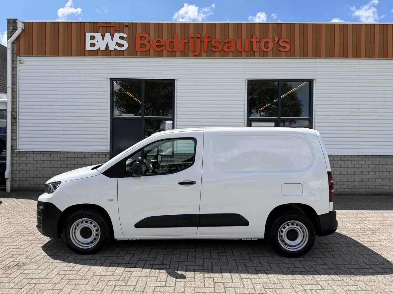 Peugeot Partner - 1.2 PureTech Premium / vaste prijs rijklaar € 11.750 ex btw / lease vanaf € / airco / crui - AutoWereld.nl
