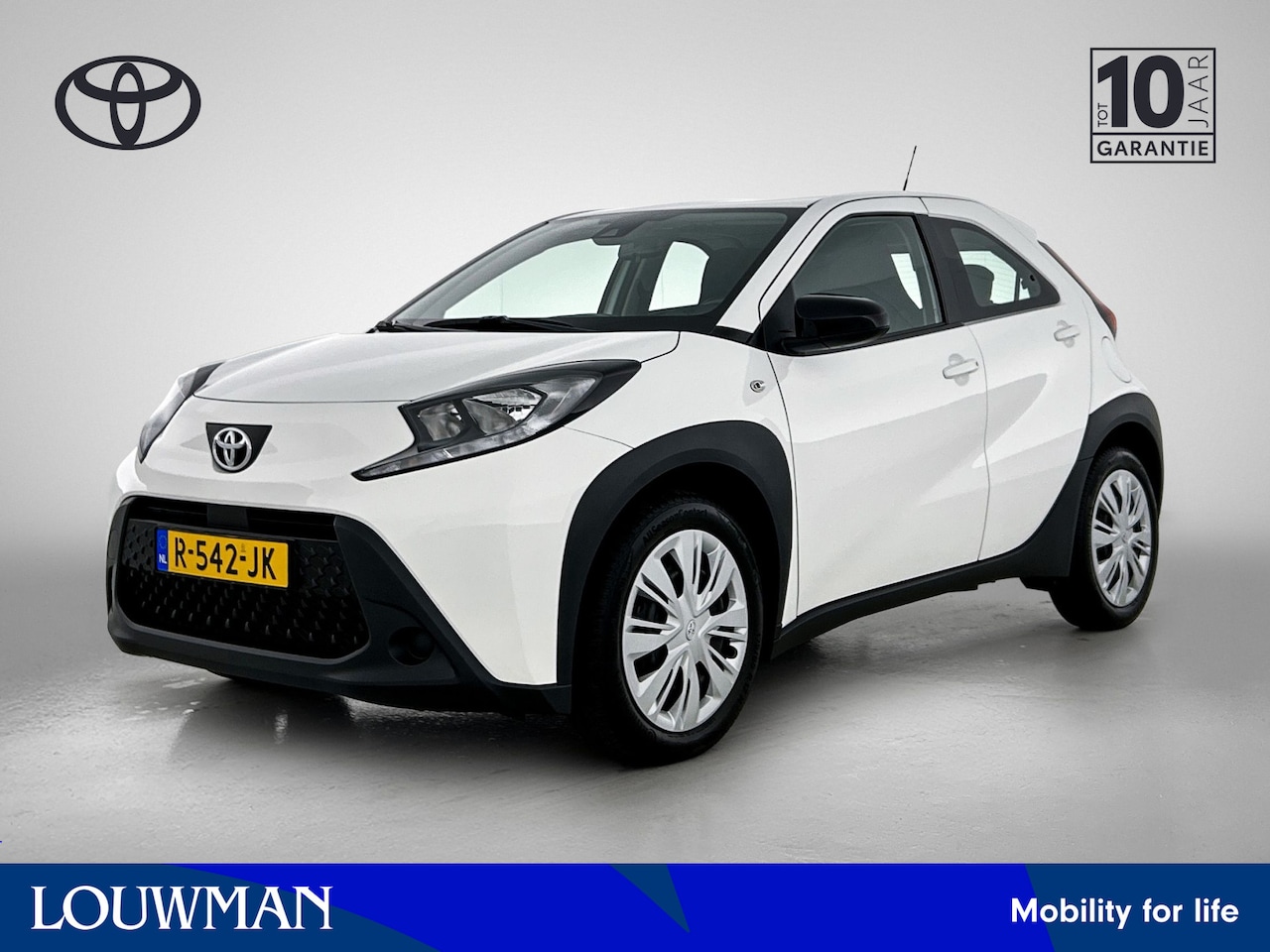 Toyota Aygo X - 1.0 VVT-i MT Play | BTW voertuig | fietsendragerbeugel | Dealer onderhouden | Cruise Contr - AutoWereld.nl