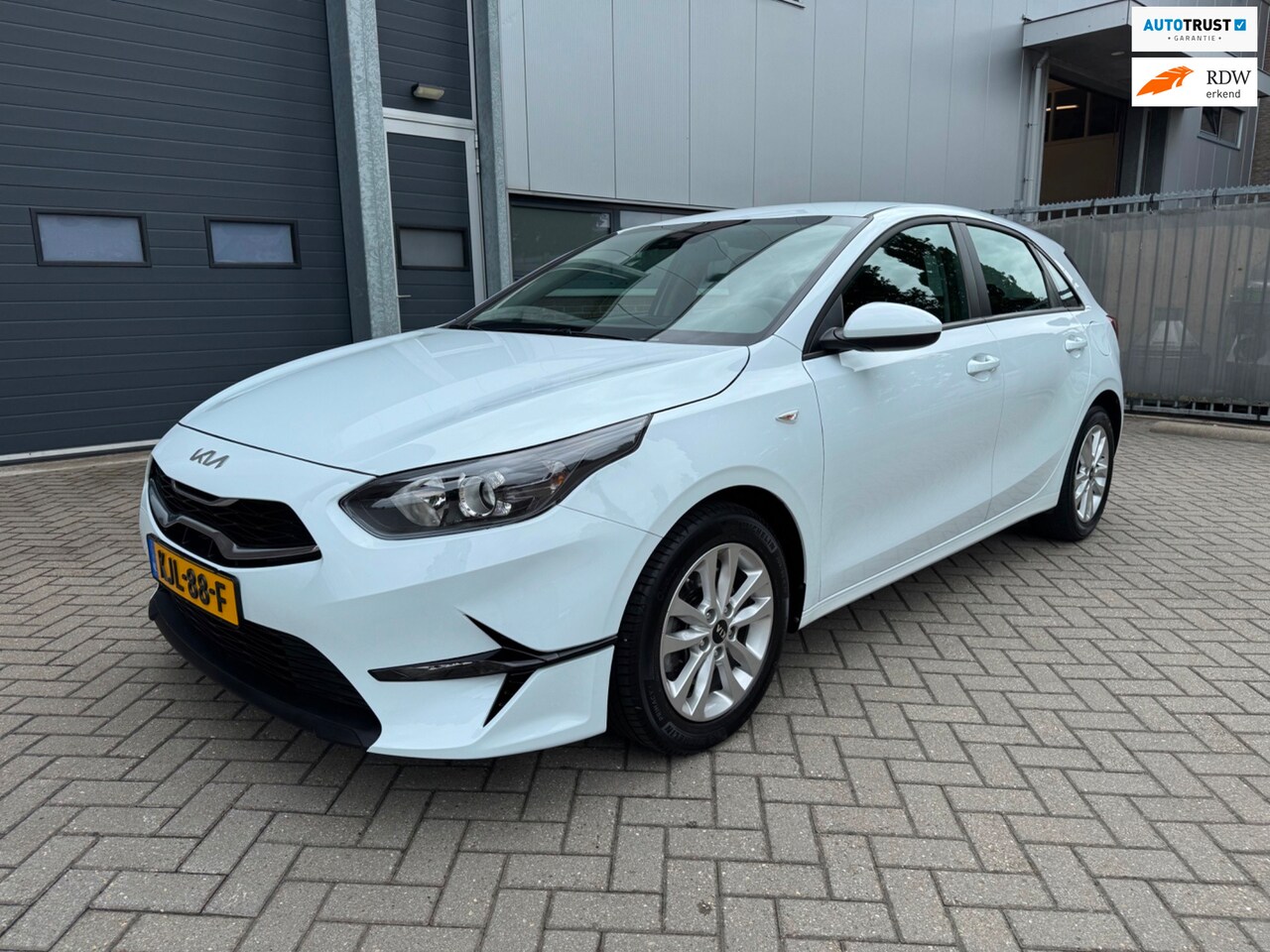 Kia Cee'd - CEED 1.0 T-GDi DynamicLine Stoel- Stuurverwarming, LED, Navi, etc. - AutoWereld.nl