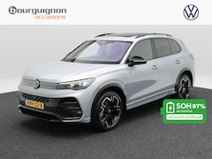 Volkswagen Tiguan - 1.5 eHybrid 272 Pk Automaat R-Line Edition | Black Style | Trekhaak | Panorama dak | Stoel