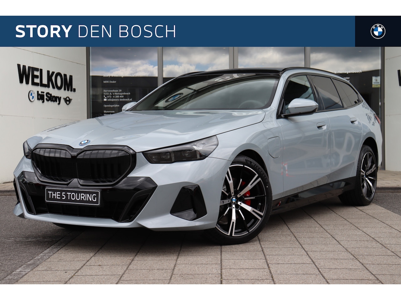 BMW 5-serie Touring - 530e M Sport Automaat / Panoramadak / Trekhaak / Achteruitrijcamera / Adaptieve LED / Stoe - AutoWereld.nl