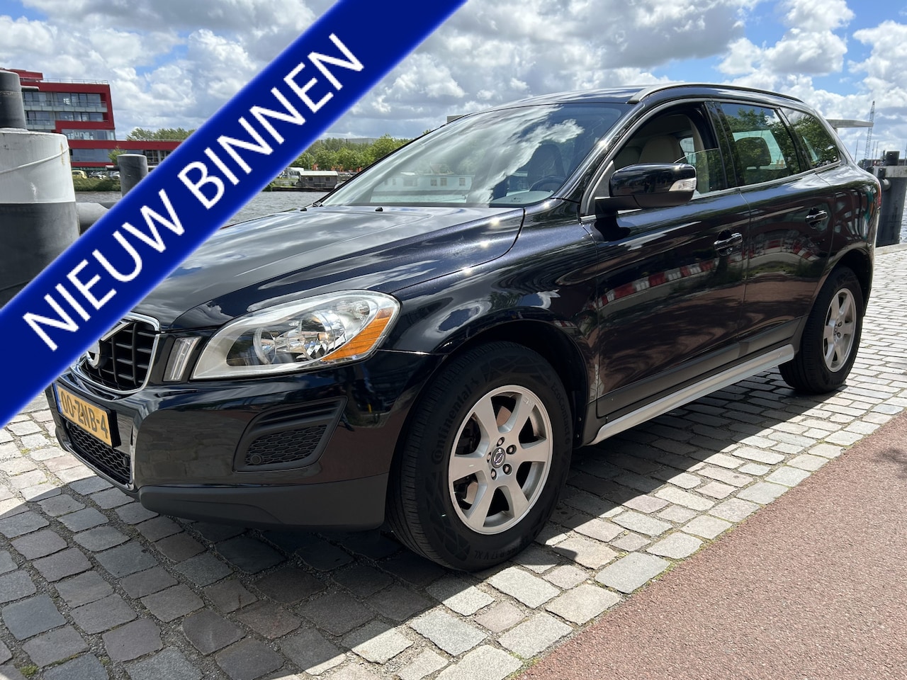 Volvo XC60 - 2.0 T5 Kinetic navigatie leer airco/ecc - AutoWereld.nl