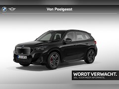 BMW iX1 - eDrive20 | M-Sport Pro | Comfort Access | Trekhaak | Stoelverwarming | Achteruitrijcamera