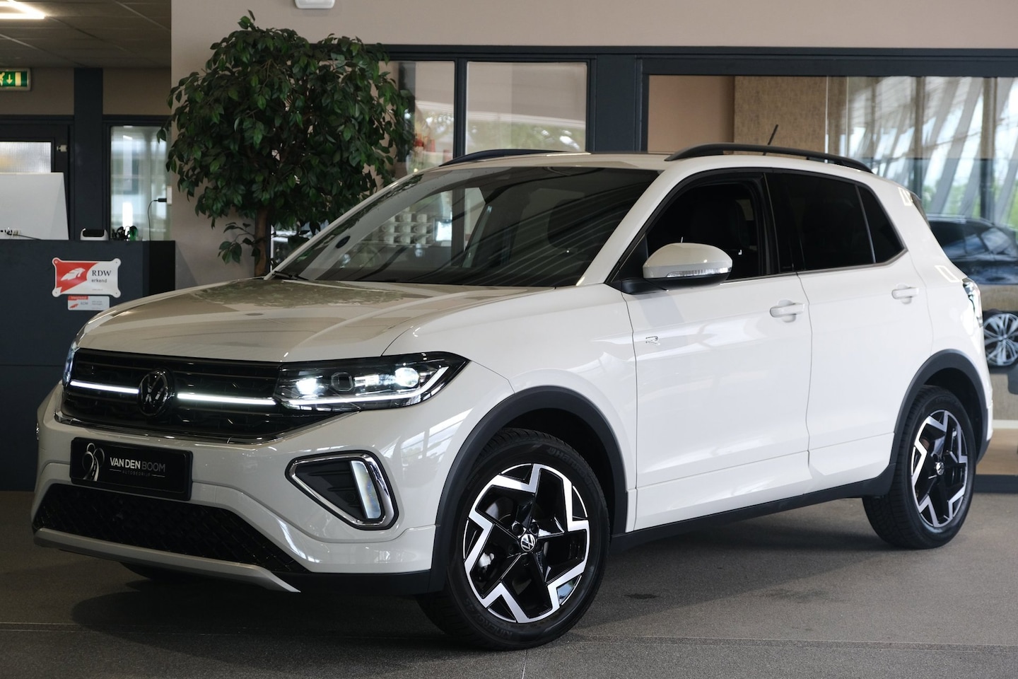 Volkswagen T-Cross - 1.0 TSI 2x R-Line DSG Facelift IQ Led Navi Virtual ACC - AutoWereld.nl