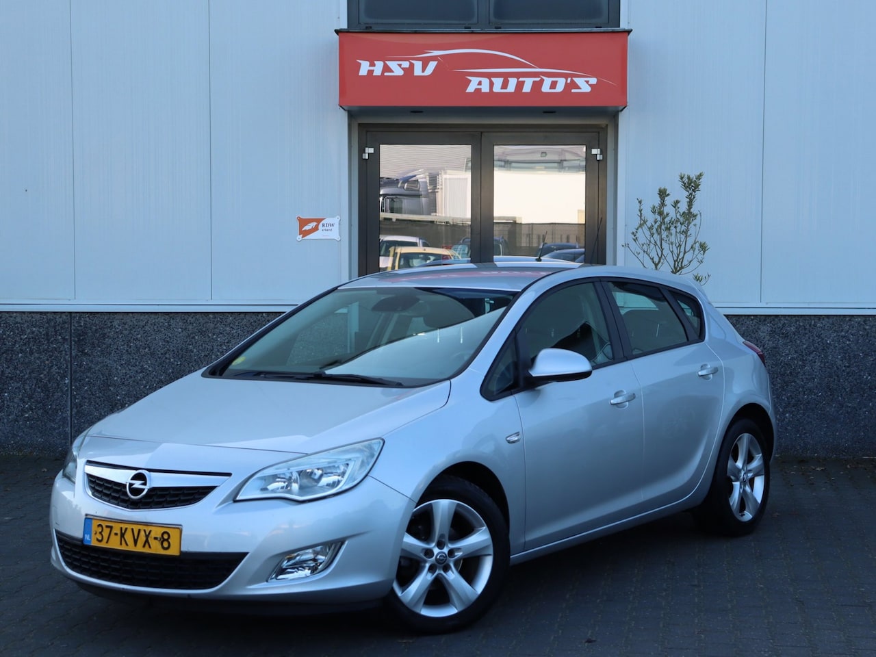 Opel Astra - 1.6 Edition cruise airco LM *apk 05-2027* - AutoWereld.nl