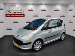 Peugeot 1007 - 1.6-16V Gentry