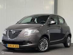 Lancia Y(psilon) - Ypsilon 0.9 TwinAir Silver [ NAP airco LM ]