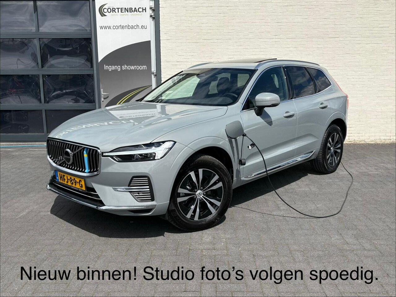 Volvo XC60 - 2.0 T6 Plug-in hybrid AWD Essential Bright | Panorama dak | Zwenkbare trekhaak | Adaptieve - AutoWereld.nl