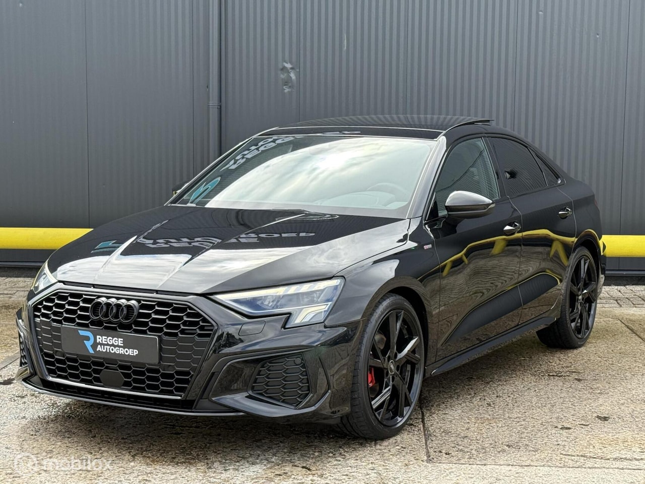 Audi A3 Limousine - 35 TFSI S-Line PANORAMADAK | AUTOMAAT - AutoWereld.nl