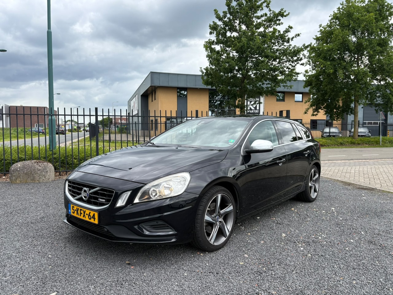 Volvo V60 - 1.6 T3 R-Design - Trekhaak - Automaat - - AutoWereld.nl
