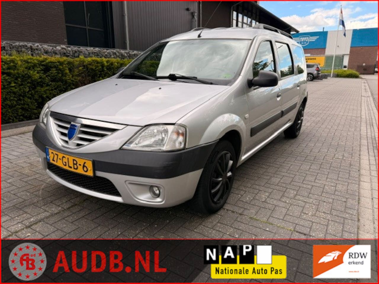 Dacia Logan MCV - 1.6-16V Lauréate| NIEUWE APK| AIRCO|TREKHAAK| - AutoWereld.nl