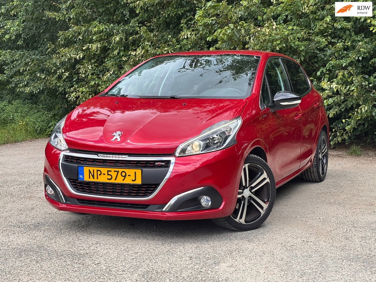 Peugeot 208 - 1.2 PureTech Première | " 121.000 " KM + Cruise + Navi Nu € 5.500,- !!! - AutoWereld.nl