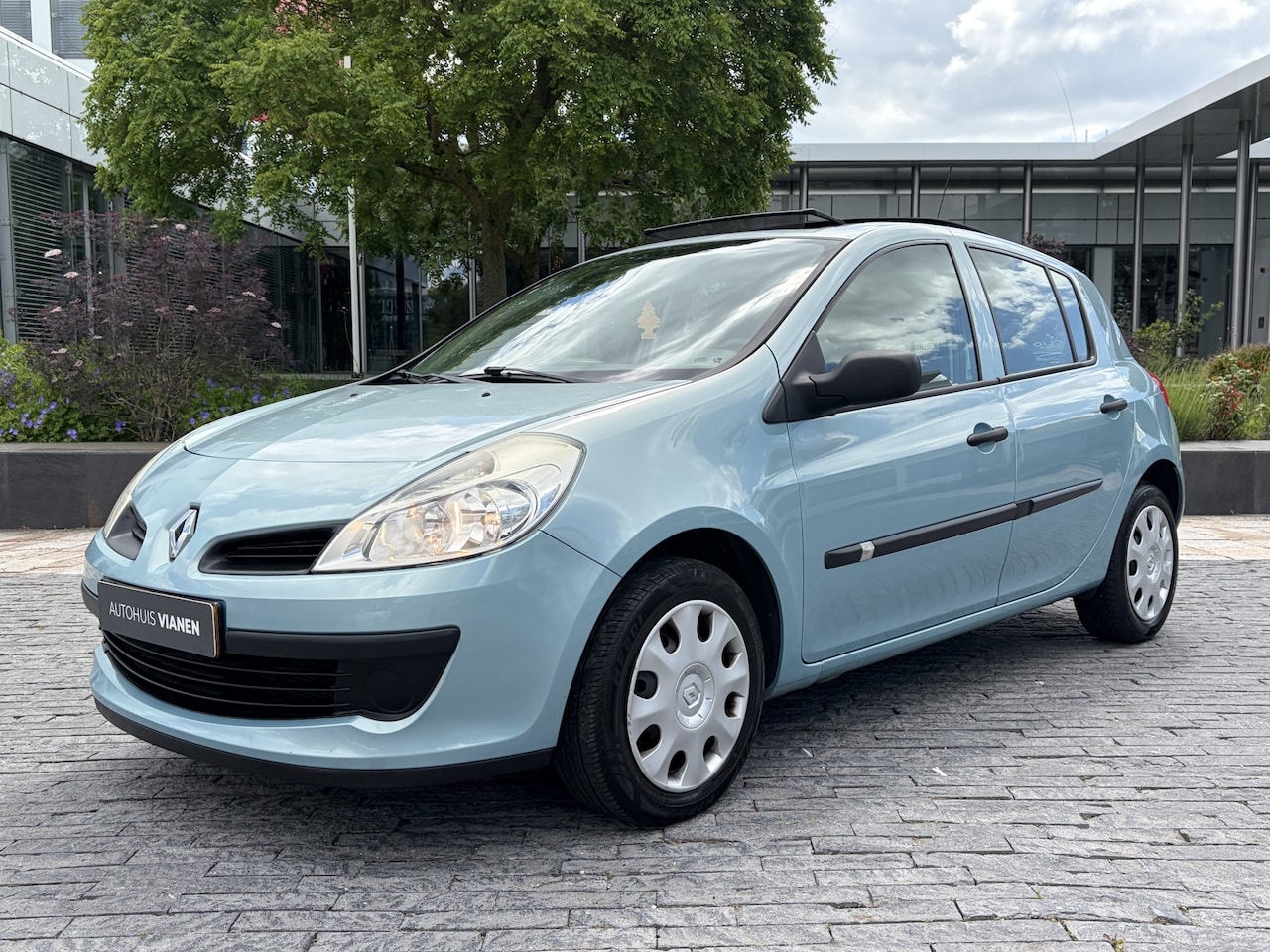 Renault Clio - 1.4-16V Business Line / Pano-dak / 5drs / - AutoWereld.nl