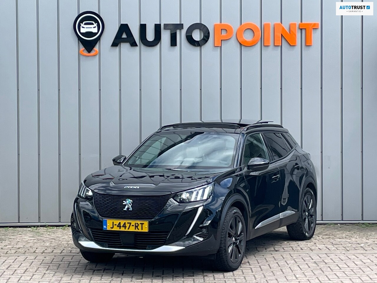 Peugeot e-2008 - EV GT 50 kWh PANO FASE 3 SOH 88% ORG NL AUTO 360 CAMERA - AutoWereld.nl