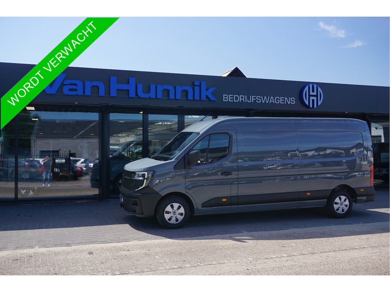 Renault Master E-Tech - T35 L3H2 Extra Long range 87 kWh AUT Airco, Navi, Leder, Betimmering, Trekhaak NR. T02* - AutoWereld.nl