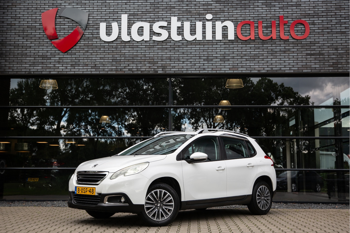 Peugeot 2008 - 1.2 PureTech Blue Lease 1.2 PureTech Blue Lease , Trekhaak, Cruise control, - AutoWereld.nl