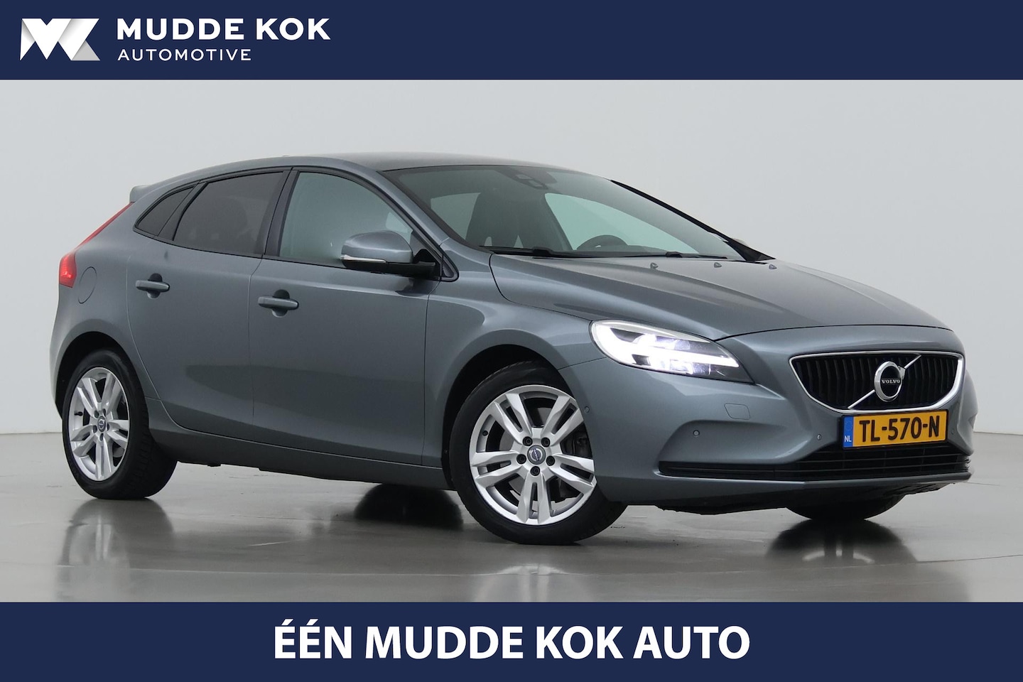 Volvo V40 - 1.5 T3 Dynamic Edition | Panoramadak | Camera | Harman/Kardon | Keyless | Leder | Automaat - AutoWereld.nl