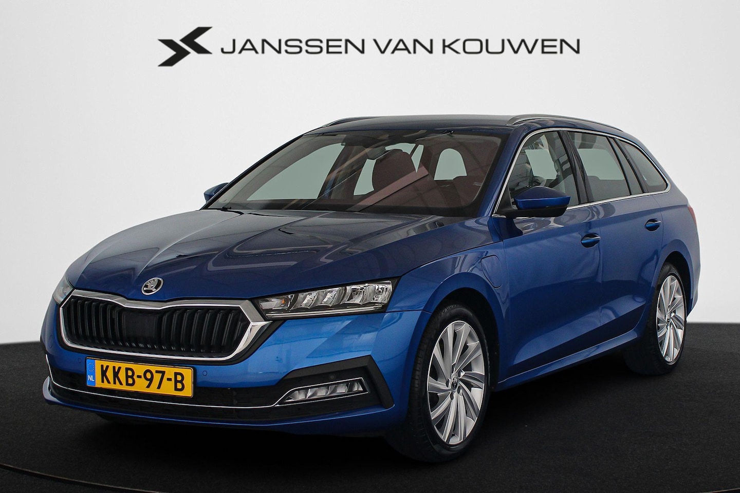 Skoda Octavia Combi - 1.4 TSI iV PHEV Business Edition Plus Head-Up Stoelverwarming Memory Dodehoek Camera - AutoWereld.nl