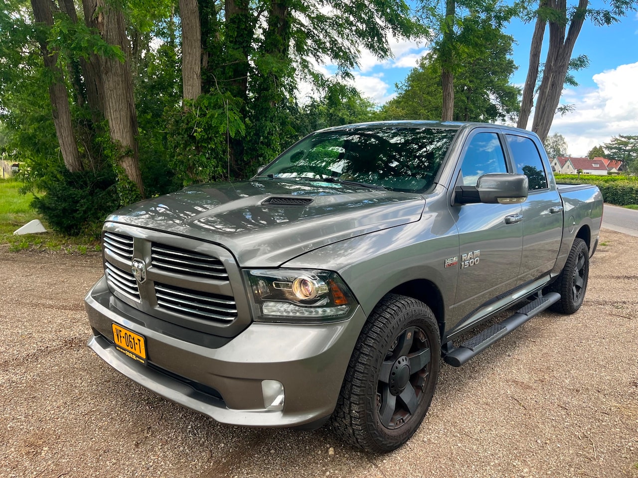 Dodge Ram 1500 - 5.7 V8 4x4 Crew Cab 5.7 V8 4x4 crew Cab - AutoWereld.nl