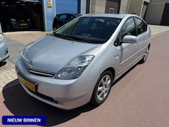 Toyota Prius - 1.5 VVT-i Tech Edition NAP 265.536km Navigatie Koude airco, Cruise Control, Keyless, etc.