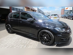 Volkswagen Golf - 1.5 TSI Highline Business R