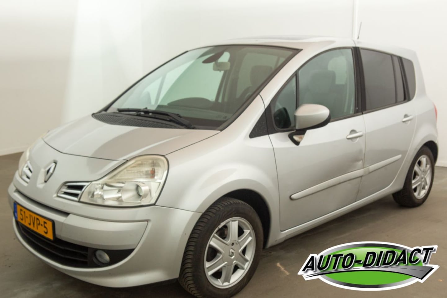 Renault Grand Modus - 1.2 TCE Airco Pano - AutoWereld.nl