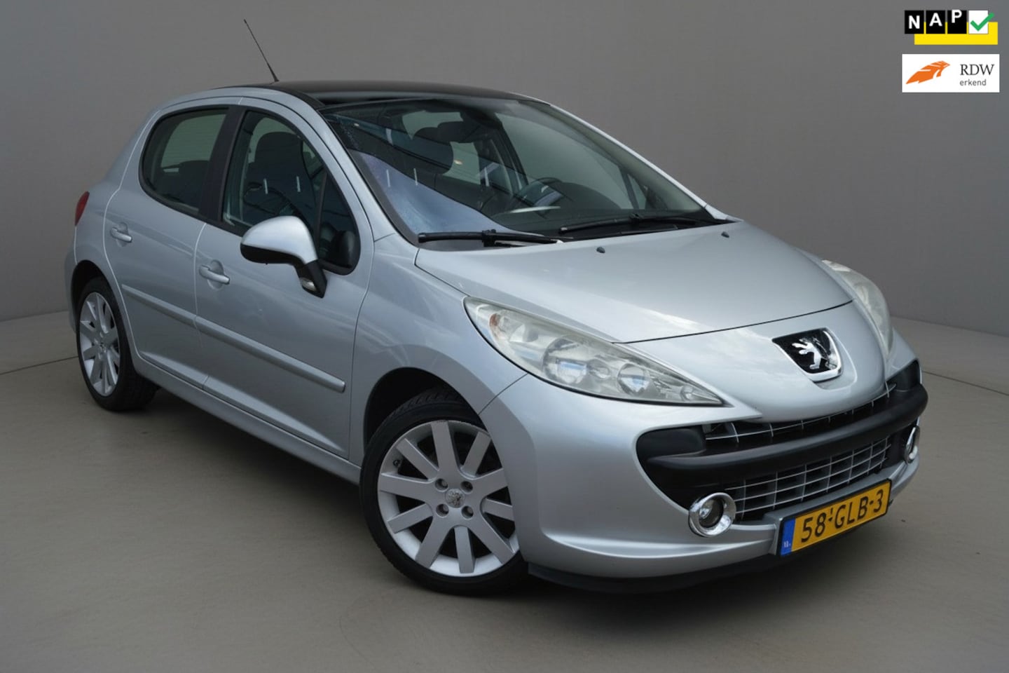 Peugeot 207 - Clima|Cruise|Panoramadak|Trekhaak - AutoWereld.nl
