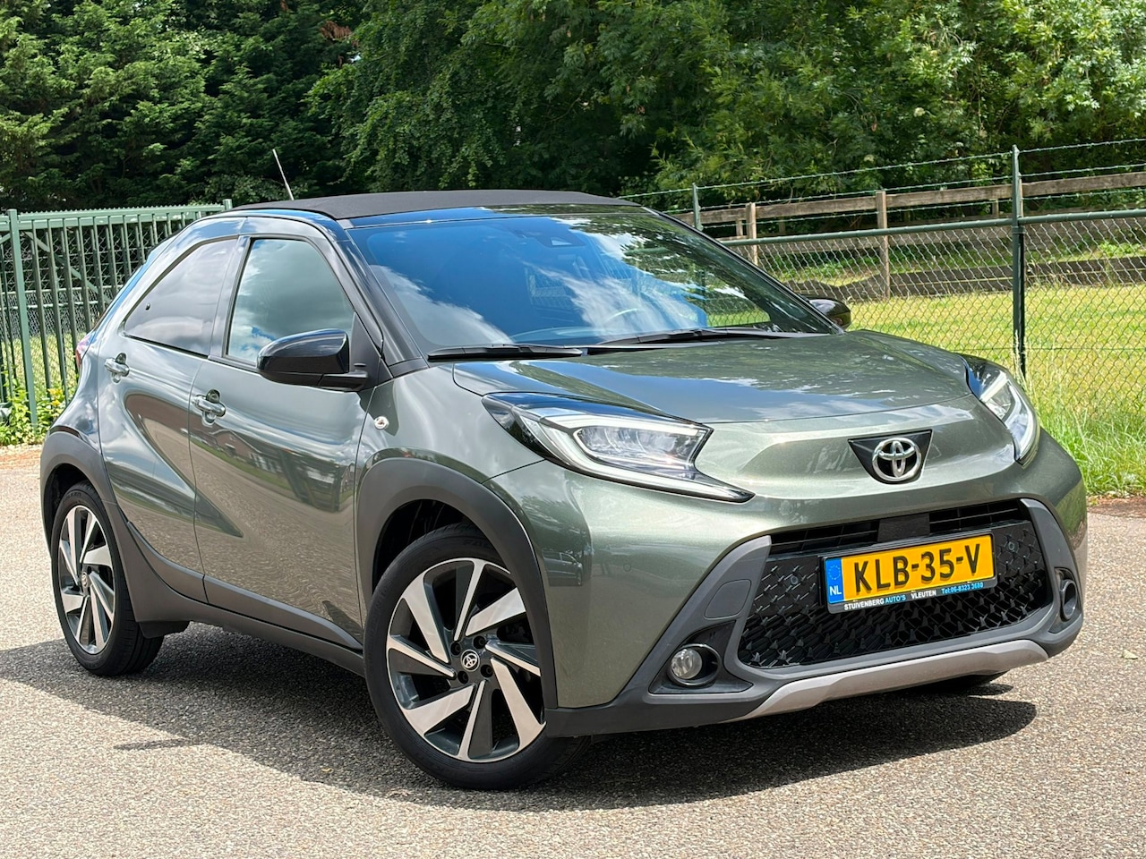 Toyota Aygo X - 1.0 VVT-i S-CVT Envy /Open Dak/Automaat/Led/Camera/Navi/ - AutoWereld.nl