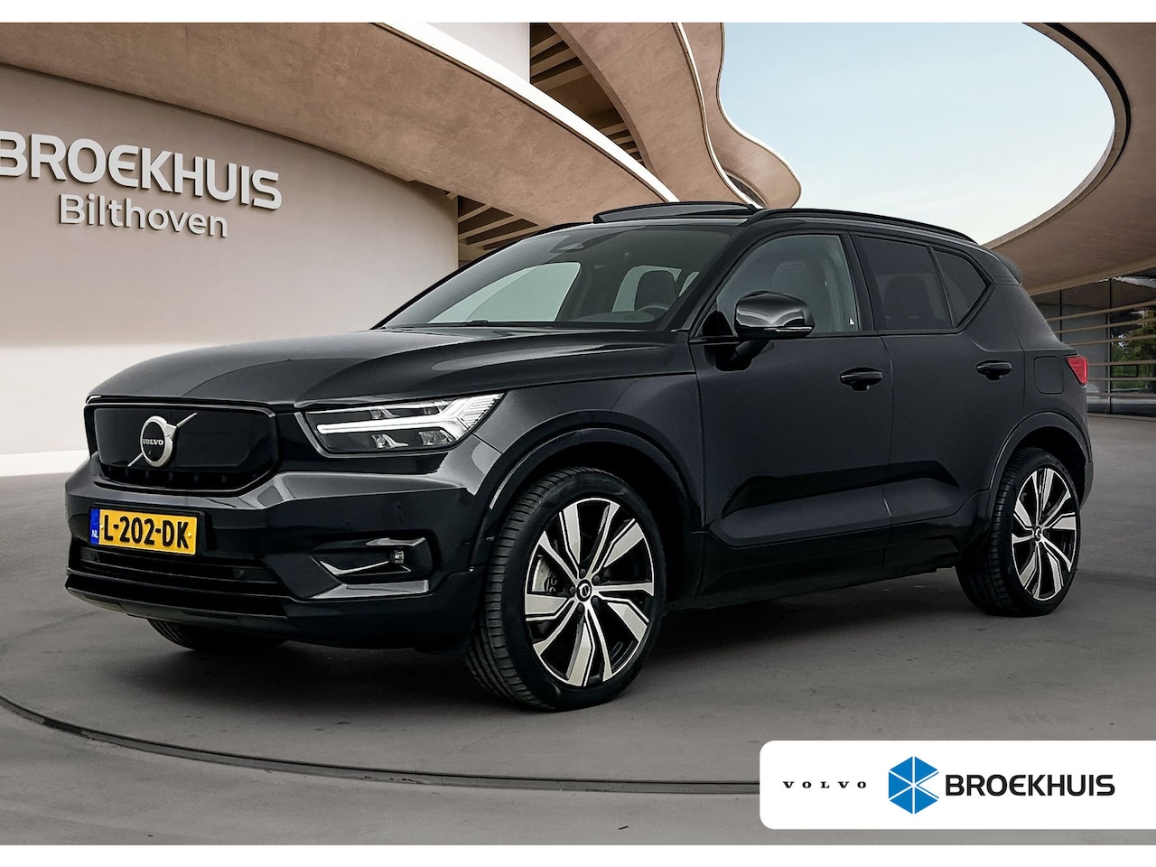 Volvo XC40 - P8 AWD R DESIGN | LM velgen |Panoramadak| Harmon Kardon Audio | Lederen bekleding | - AutoWereld.nl