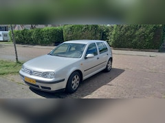 Volkswagen Golf - 1.4-16V