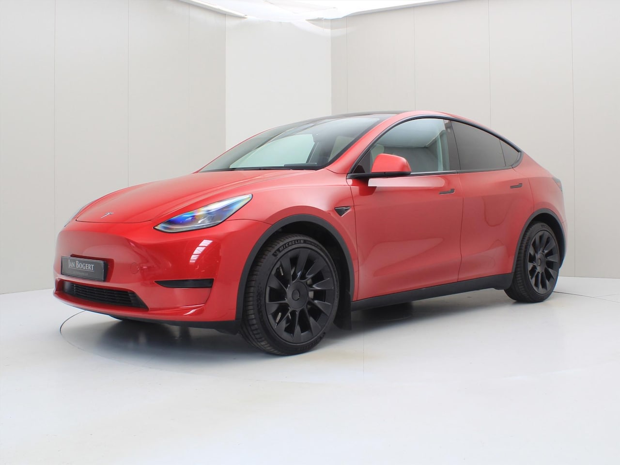 Tesla Model Y - Standard RWD Plus 96.2% SoH [ TREKHAAK+LFP-ACCU+20 INCH+AUTOPILOT+PREMIUM AUDIO ] - AutoWereld.nl