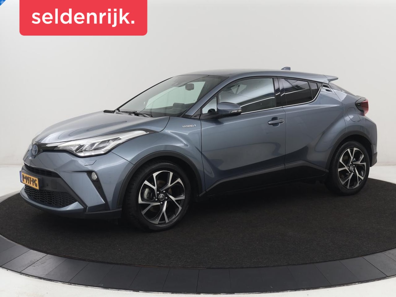 Toyota C-HR - 1.8 Hybrid Executive | Trekhaak | Stuurverwarming | Adaptive cruise | Camera | Carplay | P - AutoWereld.nl