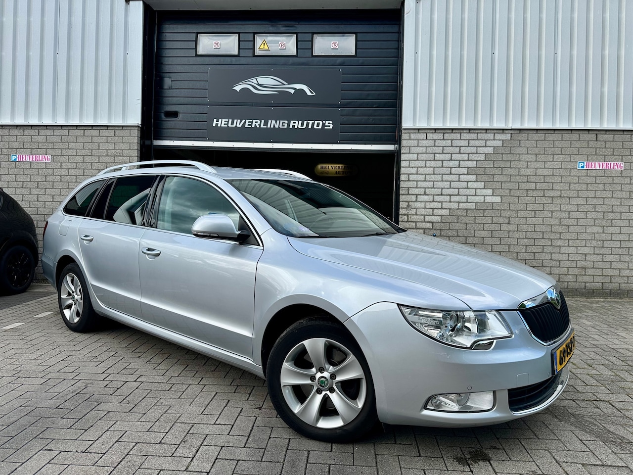 Skoda Superb Combi - 1.8 TSI Ambition Business Line | Cruise | Clima | Navi | Trekhaak - AutoWereld.nl