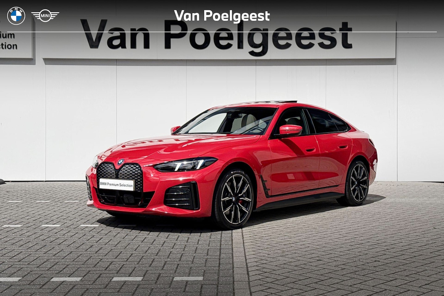 BMW i4 - eDrive40 | M Sport | Individual st James Red | Schuifdak |  Driving Assistant Professional - AutoWereld.nl