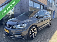 Volkswagen Touran - 1.5 TSI Highline Business R-Line 7p. Autom.| ACC| Front assist| Stuurverw.| Climate Contr