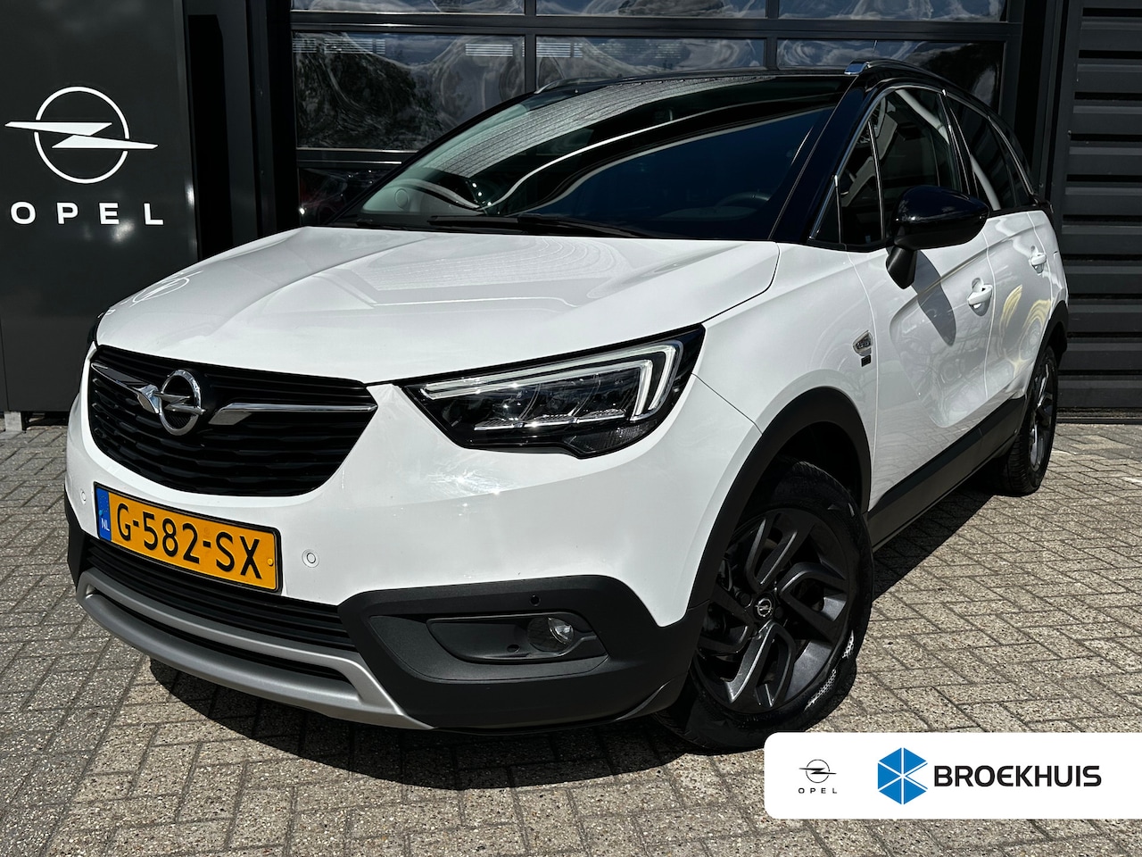 Opel Crossland X - 1.2 Turbo 110 PK 120 Jaar Edition | CAMERA + PARKEERSENSOREN| NAVIGATIE + APPLE CARPLAY/AN - AutoWereld.nl