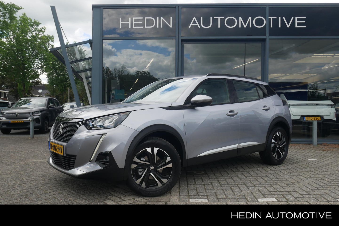 Peugeot 2008 - 1.2 Turbo 130pk Allure | All season banden | Camera | Navigatie | - AutoWereld.nl