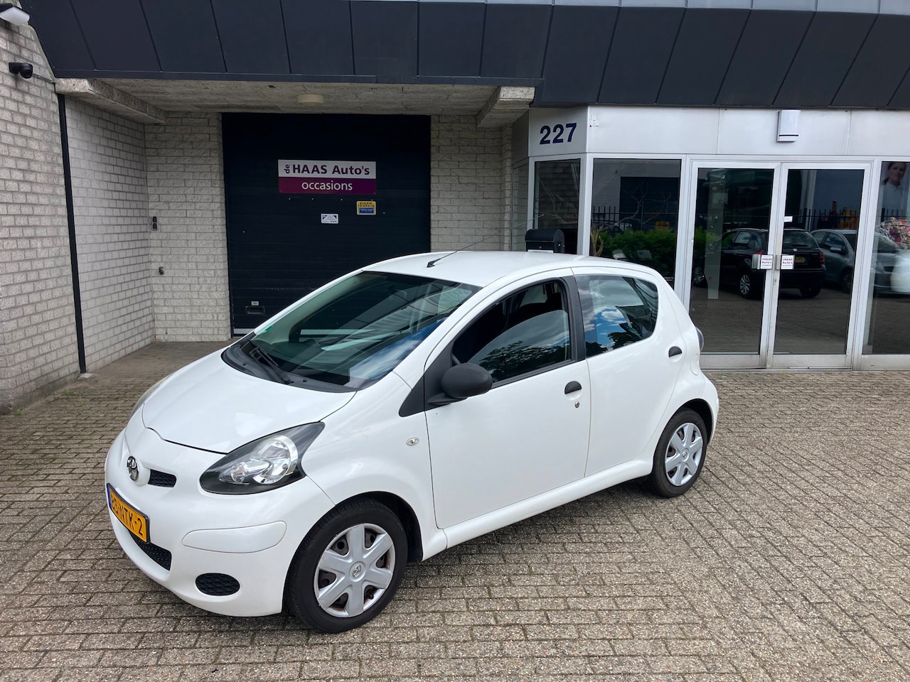 Toyota Aygo - 1.0-12V Access / 5 DEUREN / ZUINIG / LAGE WEGENBELASTING / NETTE STAAT - AutoWereld.nl