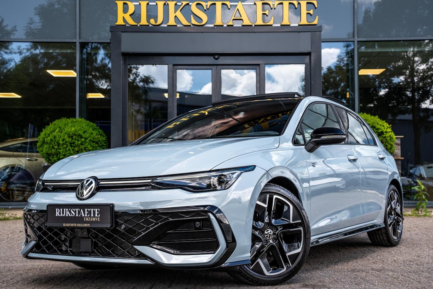 Volkswagen Golf - 1.5 eTSI R-Line|PANO|H&K|ACC|IQ LED|HEAD-UP - AutoWereld.nl