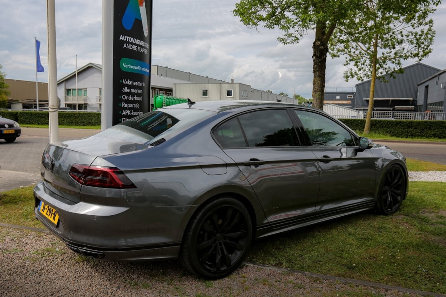 Volkswagen Passat - 1.6 TDI Business Edition R 1.6 TDI Business Edition R - AutoWereld.nl