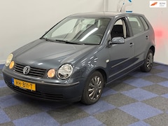 Volkswagen Polo - 1.4-16V Sportline / RIJDT SCHAKELT GOED / NETTE AUTO / APK