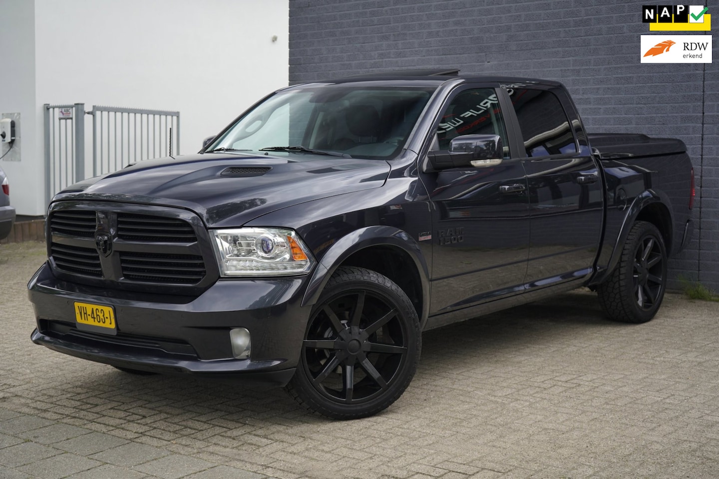 Dodge Ram 1500 - 5.7 V8 4x4 Crew Cab Hemi LPG G3, Trekhaak NAP - AutoWereld.nl