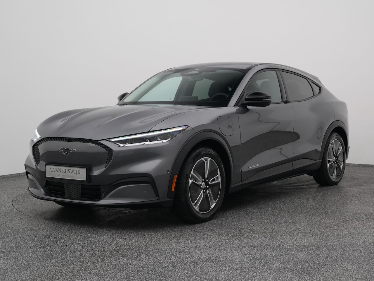 Ford Mustang Mach-E - Standard RWD 75 kWh | 360° | ADAPTIVE | KEYLESS | STOEL- EN STUURVERW. - AutoWereld.nl