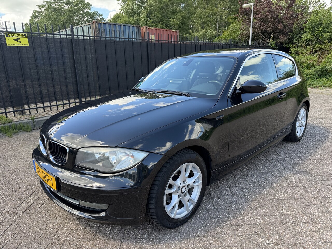 BMW 1-serie - 116i Business Line Multimedia/Cruise/PDC - AutoWereld.nl